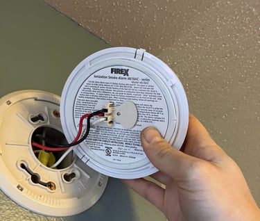 Ionization smoke alarm