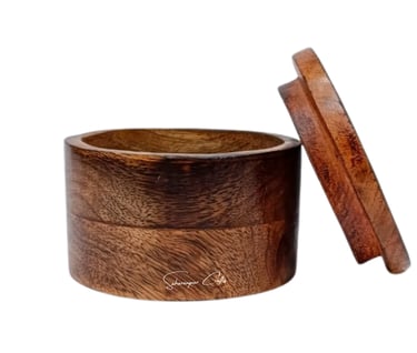 wooden candle dough with lid