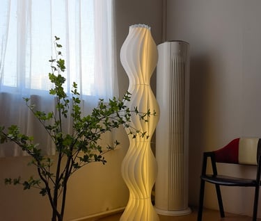 0390 Luminária De Chão Classic Amêndoa com Cúpula Off White Tebarrot Móveis