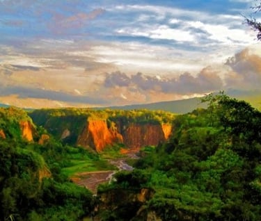 Panorama Ngarai Sianok, Bukittinggi, Sumatera Brat