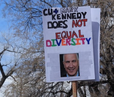 a sign that says,'what do you think?