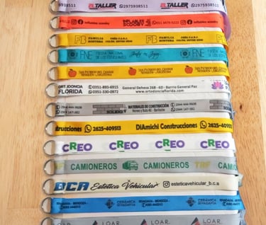 cintas de colores con impresión del logo