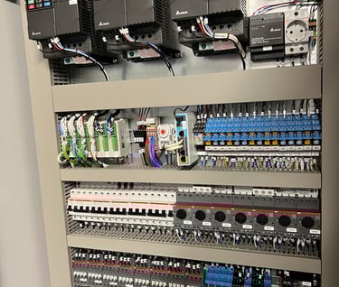 Valdymo skydų montavimas