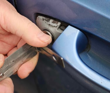 Locksmith gain entry to car with keys locked out