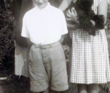 Pat, Susan and Andrew Avard, 16 Ravenswood Avenue, Tunbridge Wells TN2 3SG