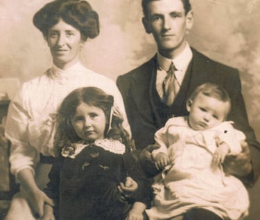 Kathleen Muir, William Leonard Muir, Lilian Muir, Alexander Muir