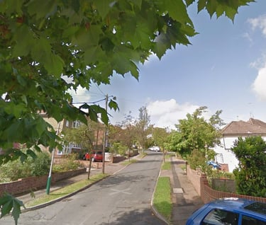 Pinewood Road, Tunbridge Wells, Kent  TN2 3SH