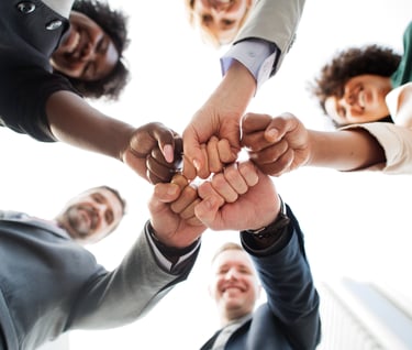 equipe de uma empresa de projeto e consultoria de ar condicionado