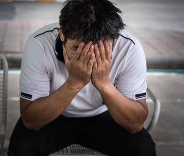 En 2021 en España hubo 4.003 suicidios. El 74,5% de los suicidios fueron de hombres. 