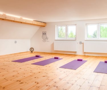 yogaraum beim yoga retreat im landhotel altes zollhaus