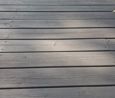 application de la peinture effet bois naturel au pinceau