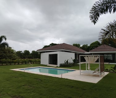 Piscinas de fibra de vidrio y concreto Summer Pool Solutions