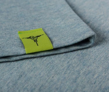 T-shirt - label and logo detail