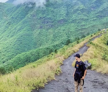 Panduan Lengkap Kawah Galunggung: Tiket, Jam Buka, dan Tangga Seribu