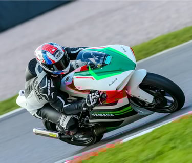 Yamaha TZ250 5KE on track