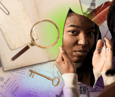 mulher se autoconhece ao espelho no diário com lupa que abre a chave