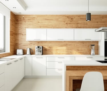 cuisine-appartement-avec-ilot-blanche