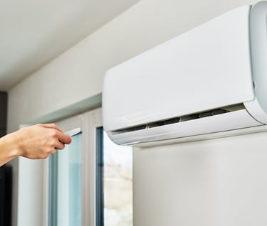 installation de climatisation mini split avec télécommande par chantiers express