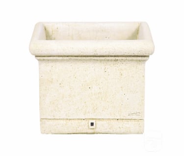 pot carré en pierre
