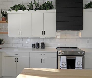 crown molding on kitchen cabinets