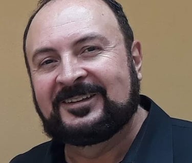 Foto de perfil de Silvio Freitas Jr, CEO do LONGEV.US, representando a liderança e visão do projeto.