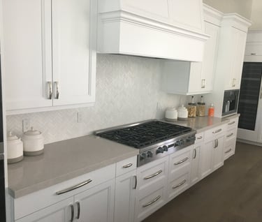 custom quartz kitchen and marble tile in Naples fl 