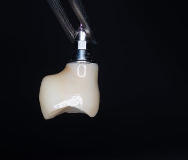 Tek diş eksikliğinde implant üstü zirkonyum protez