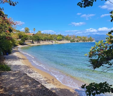 plage peloponnese, nature pure, eau crystaline 