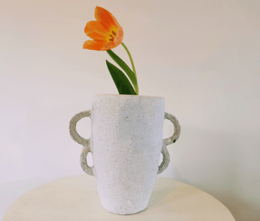 vase fait main en papier mâché
