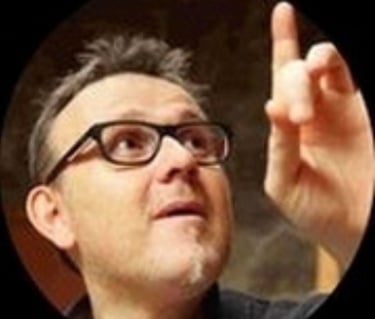 David est responsable du site web, et des pages internet de REGARDS, afin de mettre en avant les act