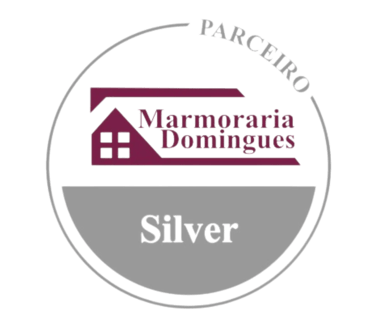 logotipo silver de parceiro do programa Domingues Connect da Marmoraria Domingues