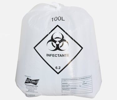 Saco para lixo infectante branco com simbologia no fundo branco