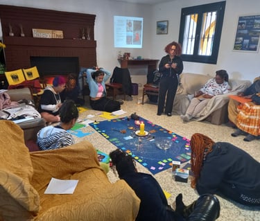 un grupo de mujeres afro en un taller afrofeminista