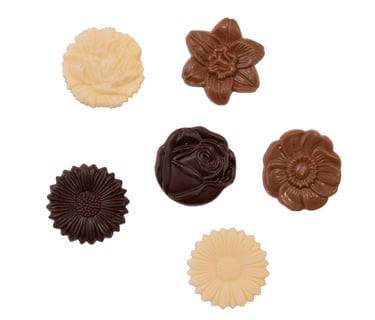 Chocolade bloemkarakjes wit, melk en puur