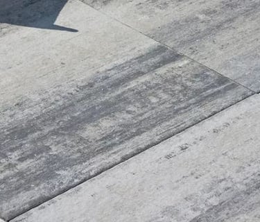 Spalvotos didelės plytelės