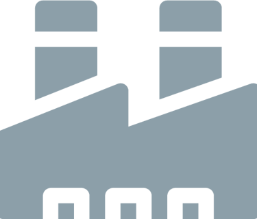 Icono plano gris de una fábrica industrial con dos chimeneas que representa la manufactura y la prod