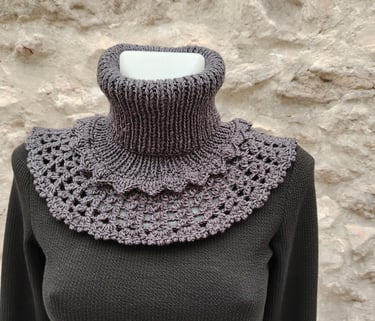Tour de cou fait main en mérinos gris anthracite tricot et crochet