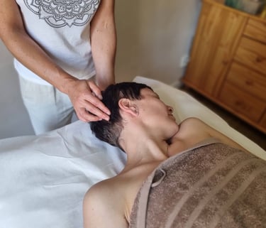 Nabídka body terapií - biodynamické masáže a pohybové meditace ve studiu Dotek energie v Jablonci