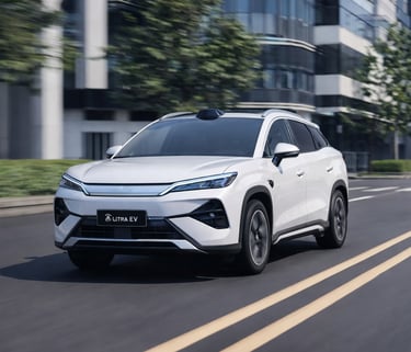 SUV elétrico da BYD Ultra EV rodando na cidade com até 710 km de autonomia e carregamento rápido