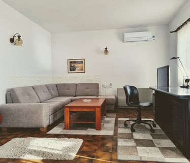 Spacious living room with work desk and air conditioning, Easy Living, Lokva Rogoznica