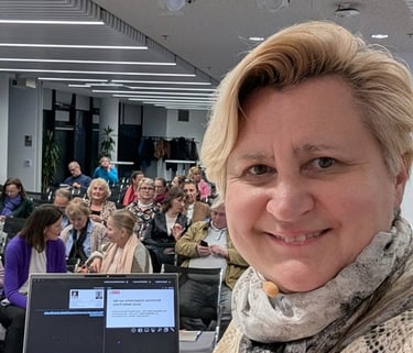 Mag. Natascha Ljubic, BSc ist Online Marketing- und KI-Expertin aus Wien