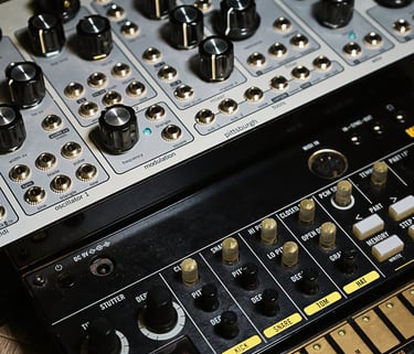 SU Sonics. Dry Hire Services