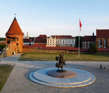 Petankės aikštelė šalia Kauno pilies