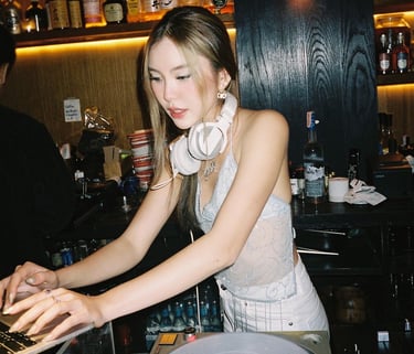 DJ Norita Thaipioka Bar Bangkok Thailand Nightlife