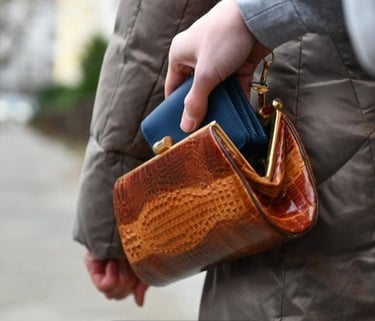 General Tips To Protect Yourself From Pickpockets!