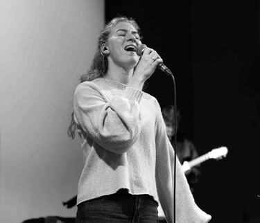 Vokalistė Ieva Strazdauskienė