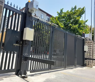 Uzun Güvenlik Kapısı