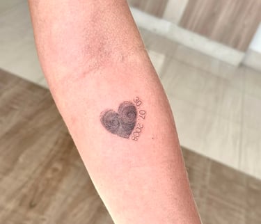 tatuagem digital mae e filho delicada fortaleza