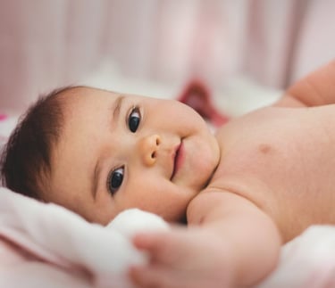 Nourrisson en séance d'ostéopathie pédiatrique