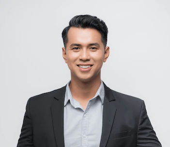 Personne qui se sent beaucoup mieux après une séance d'ostéopathie au cabinet d'Inès Patou à Rions